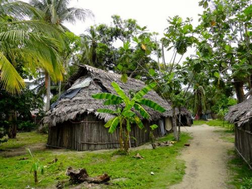 KUNA & EMBERA PEOPLES 20